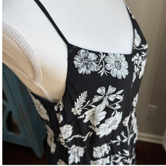 J. CREW MERCANTILE Dress Womens 6 Black White Floral Tiered Maxi Resort Wear - Picture 7 of 14